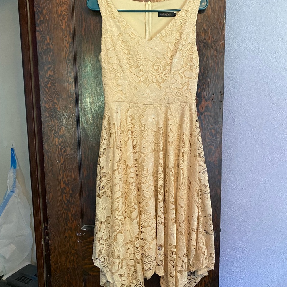 Women’s cream lace dress